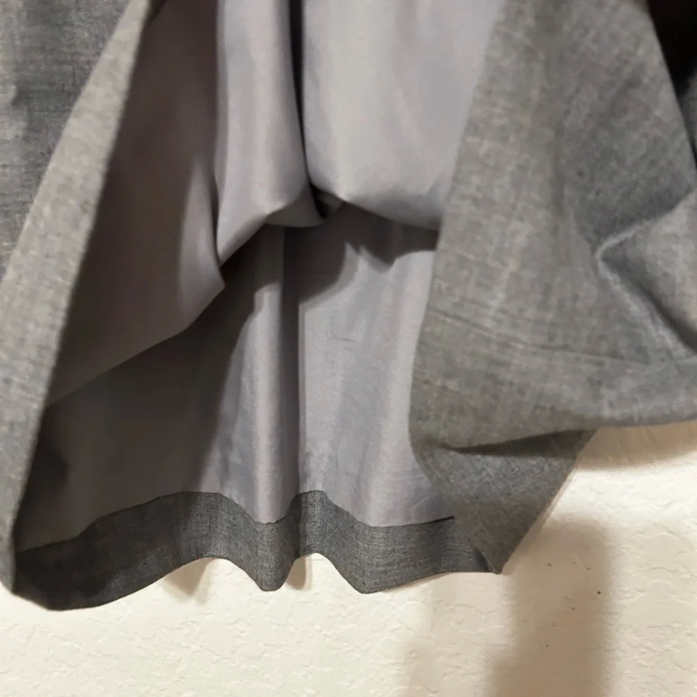 🪗J. Crew Gray Mini Skirt elastic waist size 4 GUC..